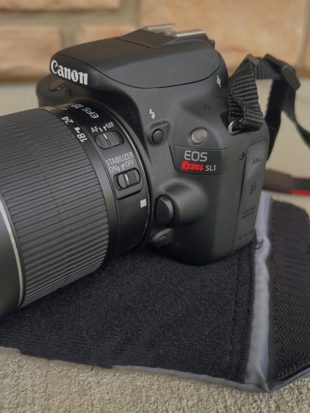 Canon EOS Rebel SL1 18.0MP Digital SLR Camera - Black with accessories - Picture 4 of 7